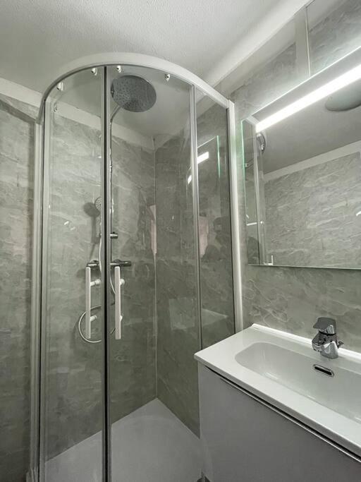Reims - Duplex Au Coeur Du Quartier Saint-Remi Apartment Exterior photo